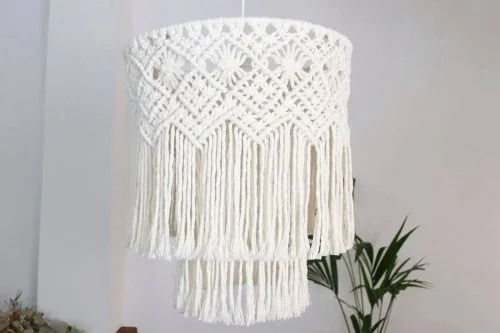 Lámpara colgante de macramé, decoración de interiores, interiorismo en españa, decoración del hogar, decoración de oficinas